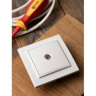 Розетка TV Минск 1-местная СП белая 75Ом 5-862МГц