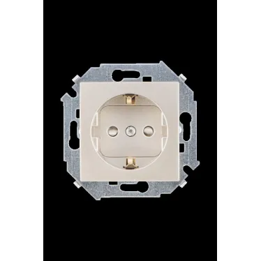 15 Розетка 2Р+Е Schuko 16А 250В со шторками винтовой зажим шампань