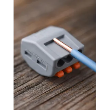 Клемма СМК 222-413 с рычагом 3 отверстия 0,08-2,5(4.0)мм2 (100шт.)