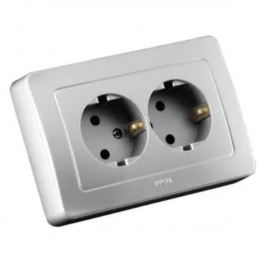 Розетка двойная скрытая с заземлением серебро
