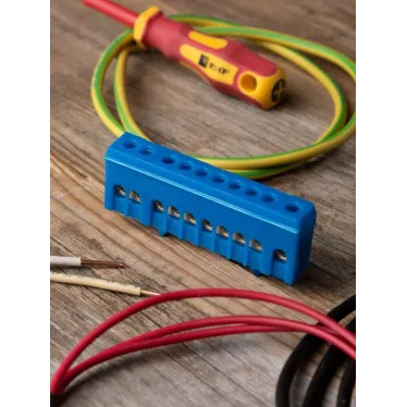 Шина 0 N (6х9мм) 10 отверстий латунь синий изолированный корпус на DIN-рейку PROxima