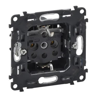 Valena IN MATIC Розетка силовая 2К+З 16А 250В винтовые зажимы