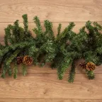 Еловый шлейф 2,7 м  с шишками, объем 41 см | 307-221 | NEON-NIGHT