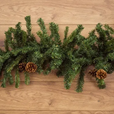 Еловый шлейф 2,7 м  с шишками, объем 41 см | 307-221 | NEON-NIGHT