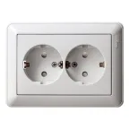 W59 Розетка двойная скрытая с заземлением 16А белая