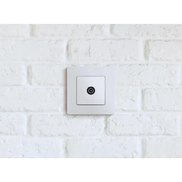 ETIKA Розетка телевизионная TV проходная 15дБ белая