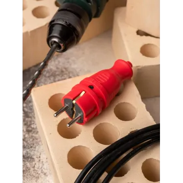 Вилка красная каучуковая прямая 230В 2P+PE 16A IP44 PRO