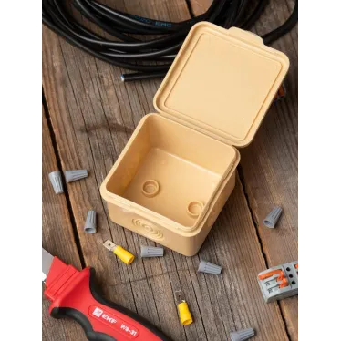 Коробка распаячная КМР-030-037 пылевлагозащищенная без мембранных вводов (73х73х49) светлое дерево PROxima