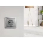 VALENA Розетка с заземлением в рамку алюминий