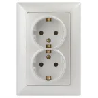 Розетка Intro Solo 4-205-06 с заземлением дв