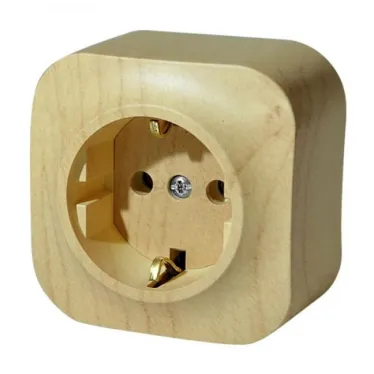 Quteo Розетка с заземлением со шторками дерево наружная