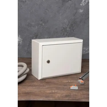 Щит распределительный навесной ЩРн-9з IP31 220х300х120 с замком