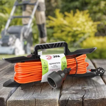 Удлинитель силовой на рамке c заземлением 1 розетка 10м ПВС 3x0.75мм2 UFx-1e-3x0.75-10m ЭРА