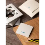 Валенсия лицевая панель выключателя 1-кл. с индикатором 10А жемчуг