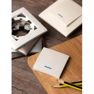 Валенсия лицевая панель выключателя 1-кл. с индикатором 10А жемчуг