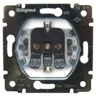 Galea Life Механизм розетки с заземлением с винтовыми клеммами PRO21