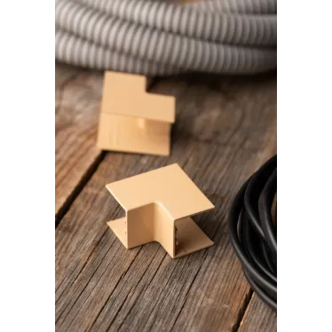 Угол внутренний (25х25) (4 шт) Plast под светлое дерево