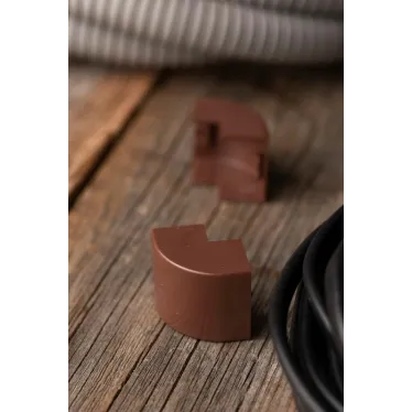 Угол внешний (25х16) (4 шт) Plast под темное дерево