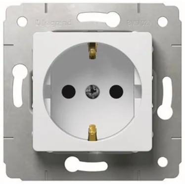 CARIVA Розетка с заземлением белая