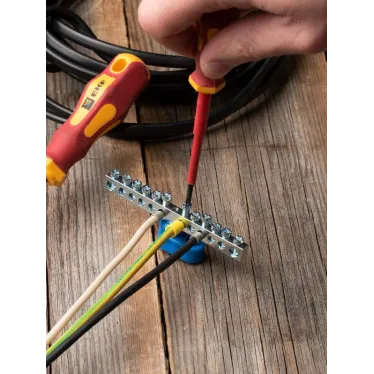 Шина нулевая N 63.12 (1 изолятор стойка) никель