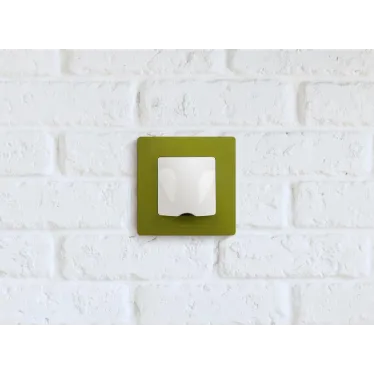 Вывод кабеля IP21 Etika с зажимом для кабеля белый