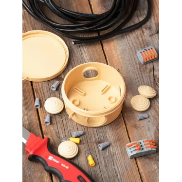 Коробка распаячная КМР-040-039 с крышкой (93х43) 4 мембранных ввода светлое дерево IP54 PROxima