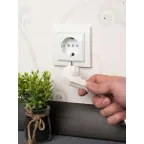 Розетка Минск одноместная СП с заземлением 16А белая защитные шторки