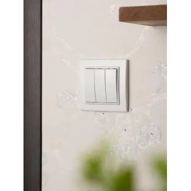 Выключатель Минск 3-клавишный СП 10А белый