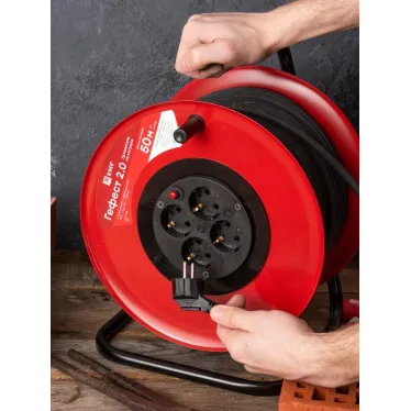 Удлинитель на катушке Гефест 2.0 4 гнезда 50м с заземлением и предохранителем КГ 3x2.5 16А/3.5кВт PROxima