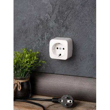 Розетка Минск 1-местная ОП 16А с заземлением белая