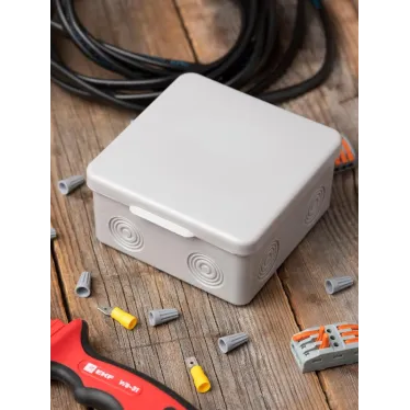 Коробка распределительная KMP-030-035 с крышкой (85х85х40) для прямого монтажа без мембр. вводов серая IP54 EKF