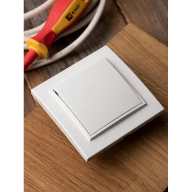 Кнопка нажимная СП Минск 10А белый