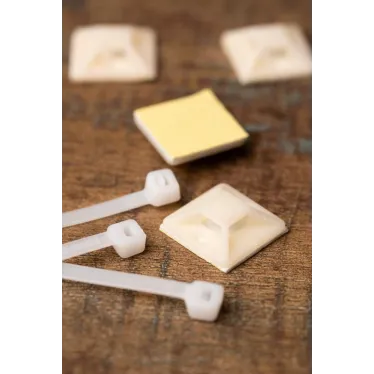 Площадка самоклеющаяся 25х25мм (100шт)