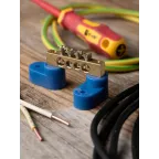 Шина 0 N 6х9мм 4 отверстия латунь 2 синих угловых изолятора PROxima