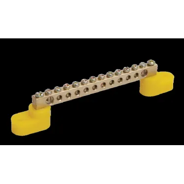 Шина PE земля на двух угловых изоляторах ШНИ-6х9-12-У2-Ж