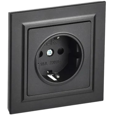 BRITE Розетка 1 пост с заземлением с защитными шторками 16А в сборе РСР14-1-0-БрЧ черный IEK