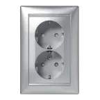 VALENA Розетка двойная с заземлением в сборе со шторками алюминий