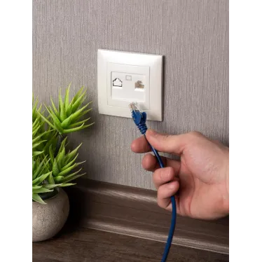 Валенсия лицевая панель розетки RJ-45 1-местная жемчуг