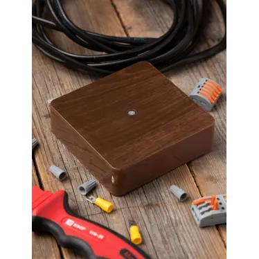 Коробка разветвительная КМР-030-032кг 100х100х25 с клеммником темное дерево PROxima