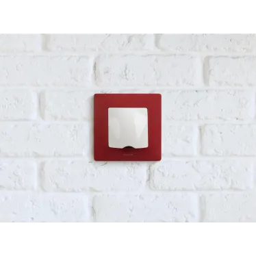 Вывод кабеля IP21 Etika с зажимом для кабеля белый