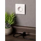 Стокгольм Розетка 1-местная с/з 16А белая с защ. штор.