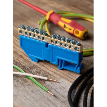 Шина нулевая 63.12 изолятор на DIN-рейку латунь