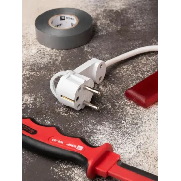 Вилка угловая плоская с/з белая СТЕЛС 16А 250В PRO