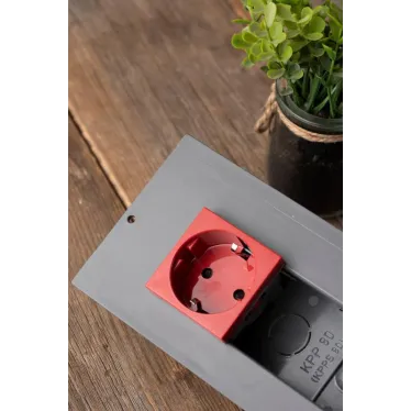 Розетка 45х45 (2 модуля), с заземлением, красная, прямая