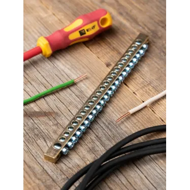 Шина PEN ноль-земля 6х9мм 22 отверстия латунь крепеж по краям PROxima