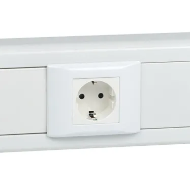 Розетка 45х45 (2 модуля), с заземлением, белая, пря мая