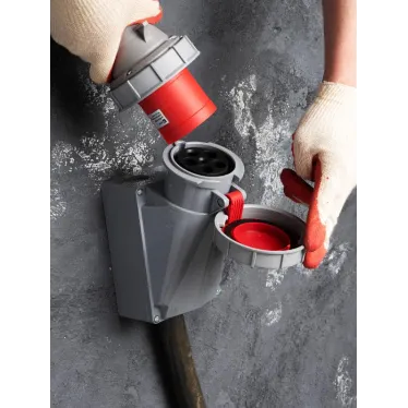 Розетка стационарная наружная 1352 3Р+РЕ+N 63А 380В IP67 PROxima