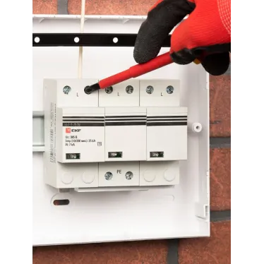 Устройство защиты от импульсных перенапряжений Тип 1 Iimp 25kA (10/350?s) 3P