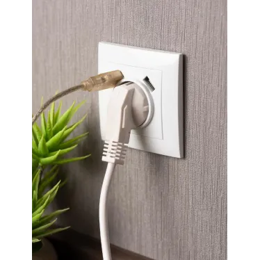 Валенсия розетка 1-местная с/з 16А белая с защ. штор. с 2 USB 2,1А