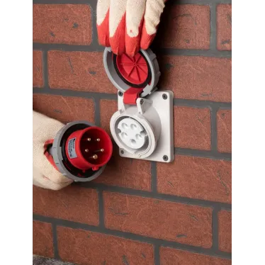 Розетка стационарная внутренняя угловая 4152 3Р+РЕ+N 16А 380В IP67 PROxima